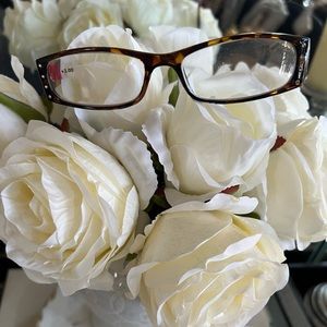 Womens reading glasses 🌺